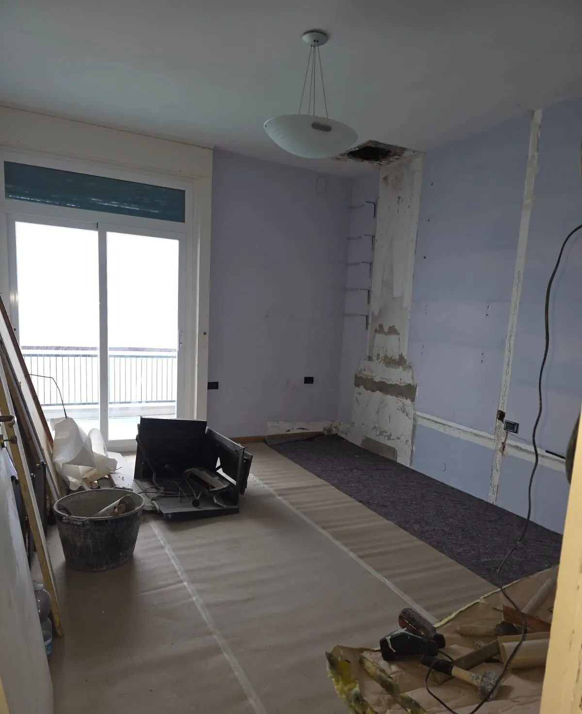 Appartamento vista mare – Il cantiere: Tracce per i nuovi impianti