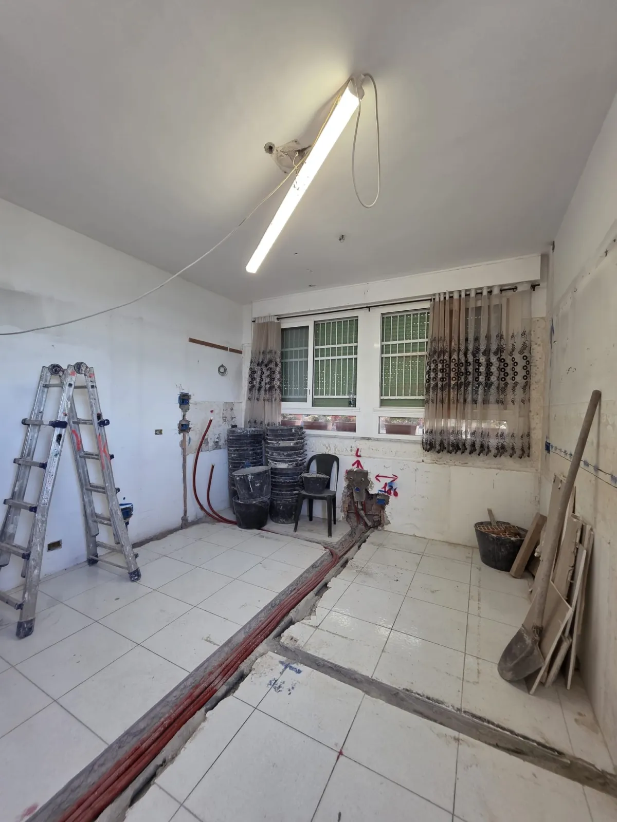 Appartamento vista mare – Il cantiere: Nuovi impianti in cucina