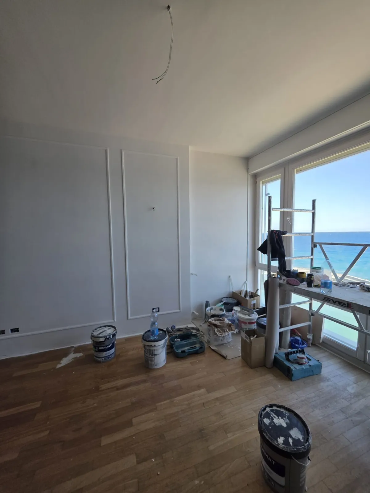 Appartamento vista mare – Il cantiere: Posa del nuovo parquet