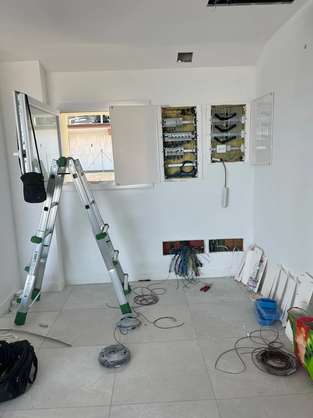 Kerttu – Il cantiere: Impianti elettrici in corso